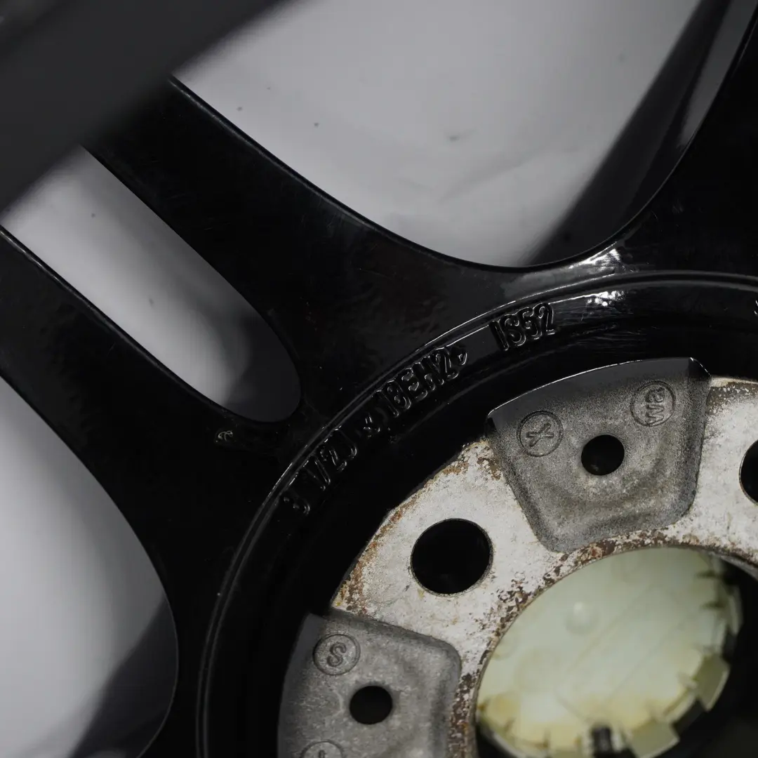 Cerchio posteriore lega M Performance doppie razze 313M 18" 8,5J ET:52 per BMW E87 con numero di parte 6856667 BMW E87 Cerchio posteriore lega M Performance doppie razze 313M 18" 8,5J ET:52 - SKU 6856667-4 - Numero di parte 6856667