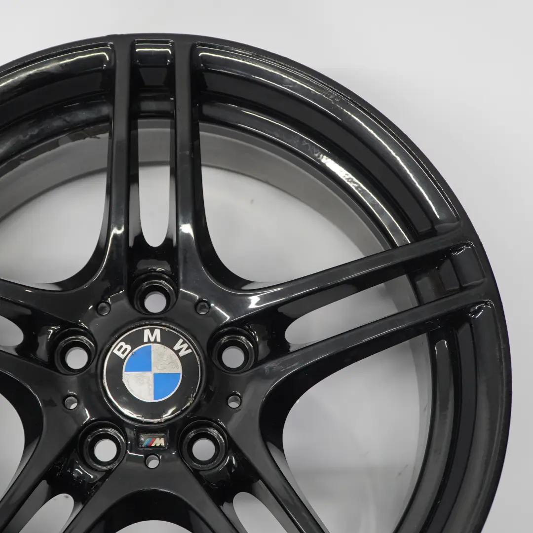 Cerchio posteriore lega M Performance doppie razze 313M 18" 8,5J ET:52 per BMW E87 con numero di parte 6856667 BMW E87 Cerchio posteriore lega M Performance doppie razze 313M 18" 8,5J ET:52 - SKU 6856667-4 - Numero di parte 6856667