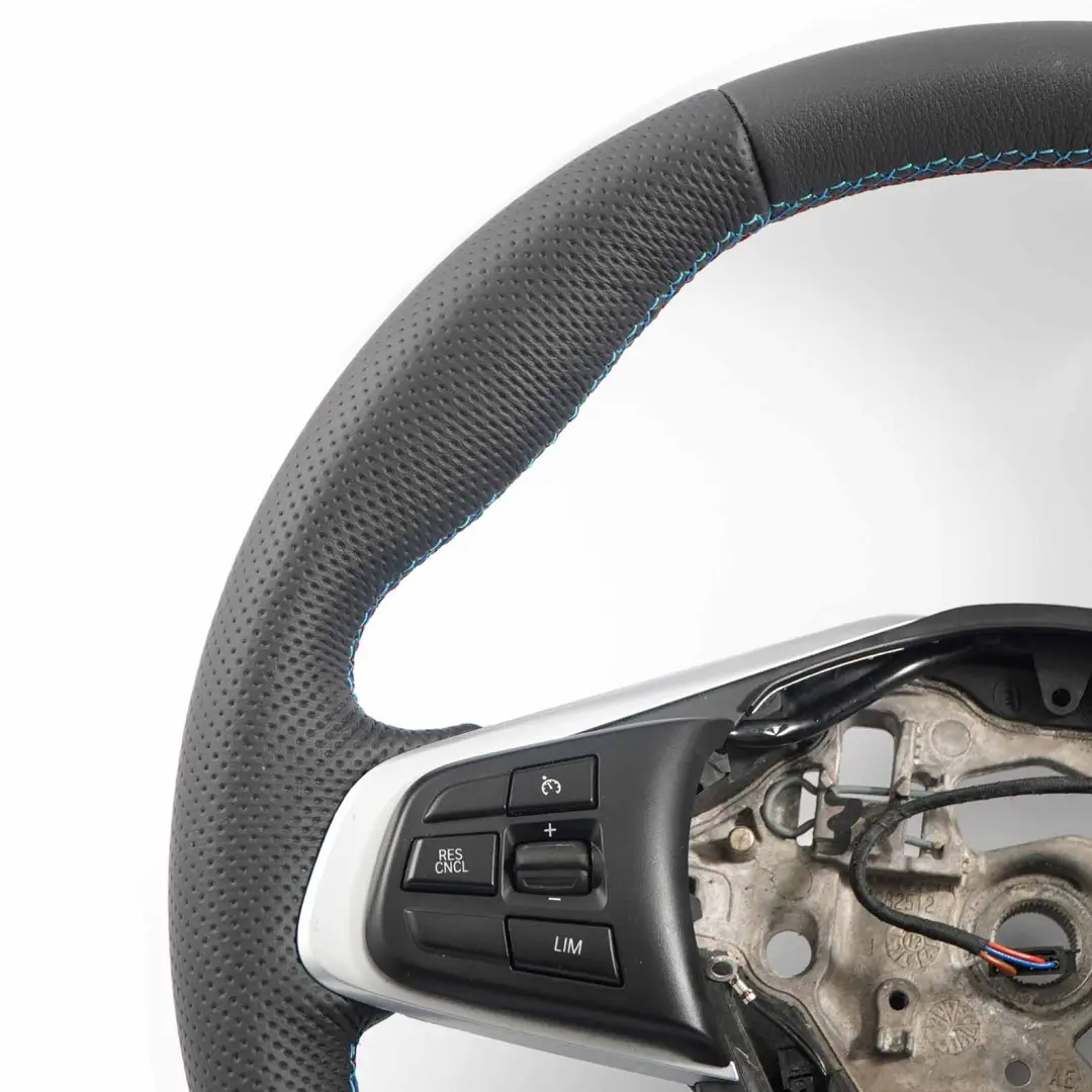 NUEVO Volante deportivo De cuero negro M-tricolored para BMW F45 F46 X1 F48 X2 F39 con número de pieza 6860357 BMW F45 F46 X1 F48 X2 F39 NUEVO Volante deportivo De cuero negro M-tricolored - SKU 6860357-2 - Número de pieza 6860357