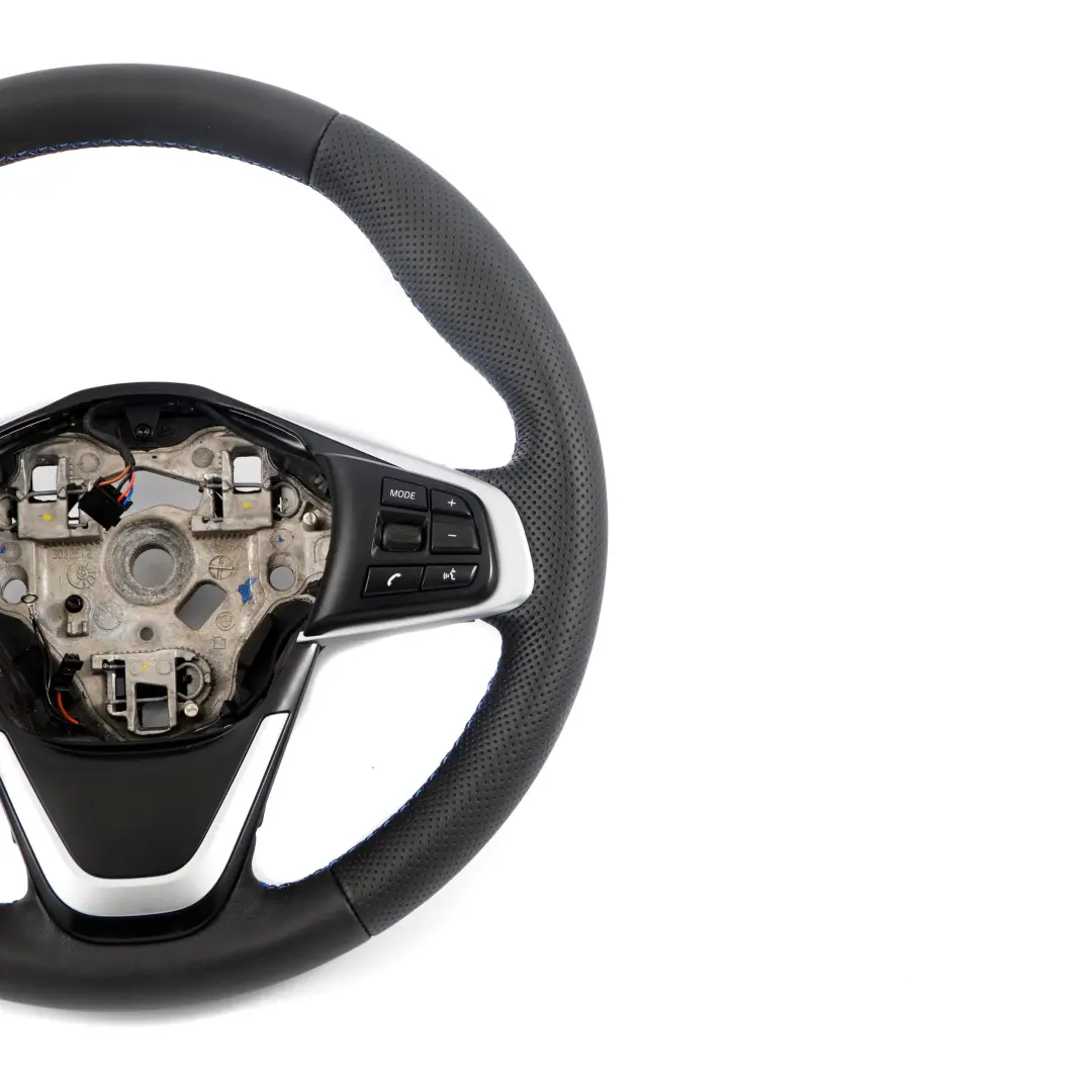 Nuova Pelle Nera Sport Volante Sportivo M-Tricolori per BMW F45 F46 X1 F48 con numero di parte 6860359 BMW F45 F46 X1 F48 Nuova Pelle Nera Sport Volante Sportivo M-Tricolori - SKU 6860359-1 - Numero di parte 6860359