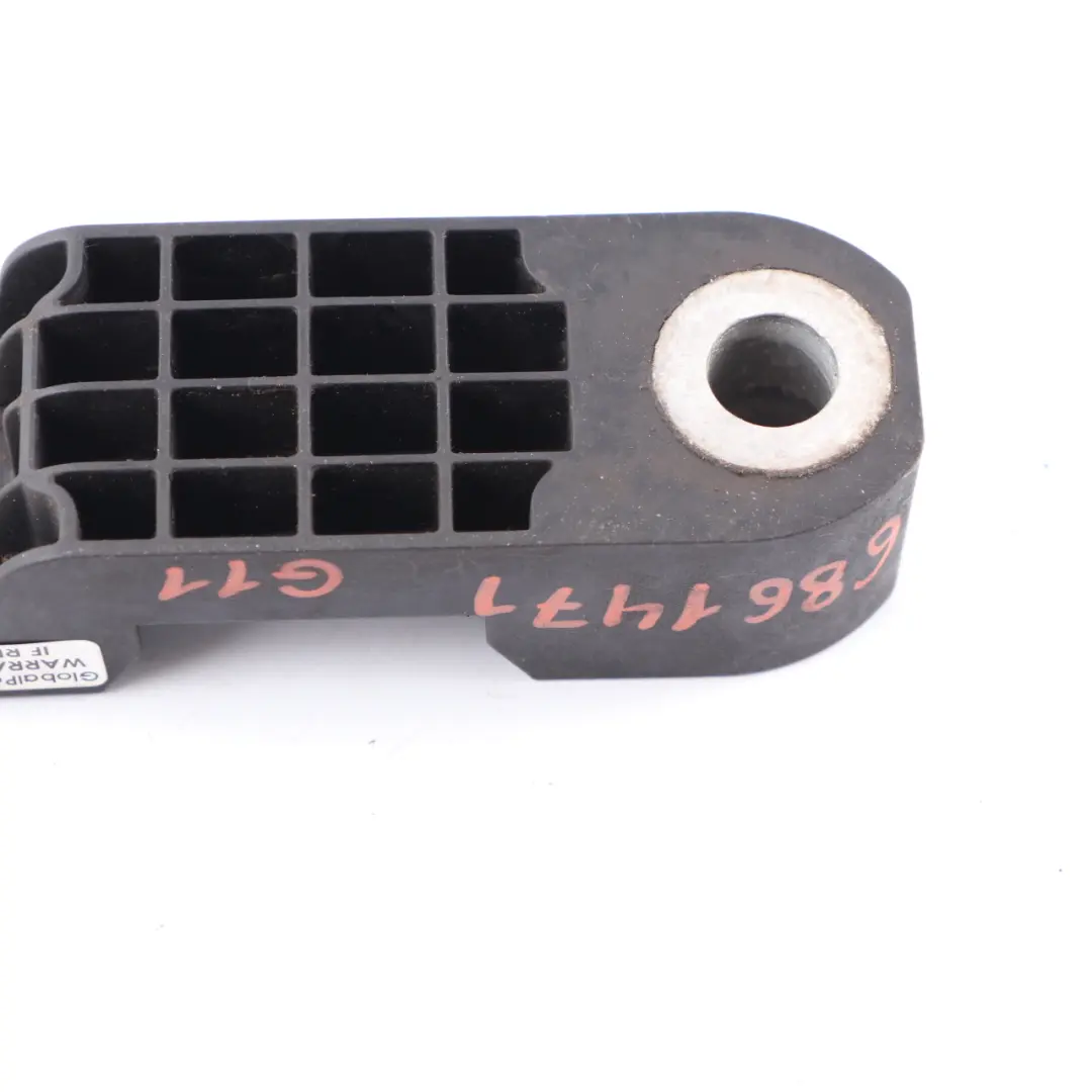 Holder Stabilizer Bar Bracket Top Front Anti Roll to BMW G11 G30 with Part number 6861473 BMW G11 G30 Holder Stabilizer Bar Bracket Top Front Anti Roll - SKU 6861471 - Part number 6861473