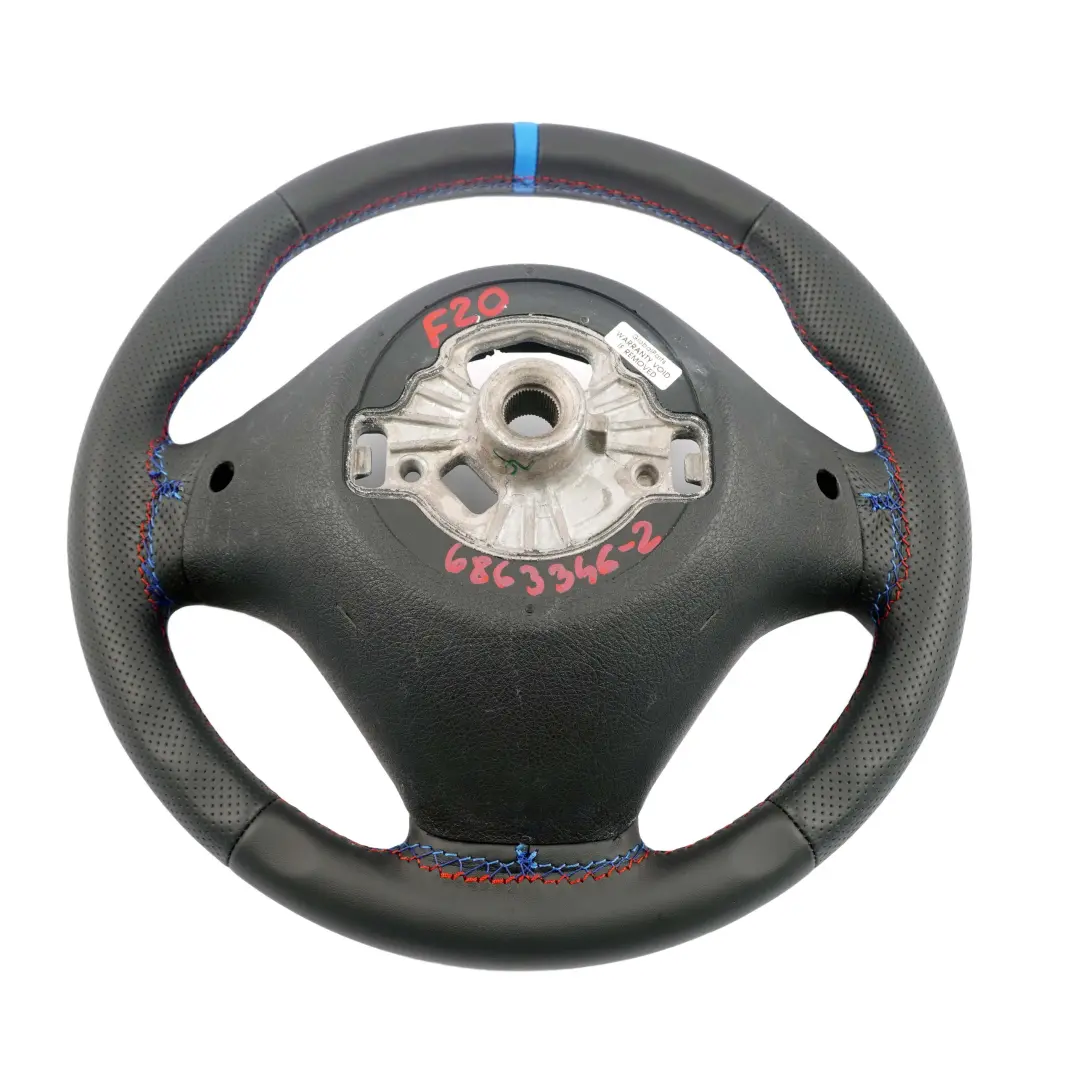 Nuova Pelle Nera Sport Volante M-Tricolori per BMW F20 F21 F22 F30 F31 F32 F36 con numero di parte 6863346 BMW F20 F21 F22 F30 F31 F32 F36 Nuova Pelle Nera Sport Volante M-Tricolori - SKU 6863346-2 - Numero di parte 6863346