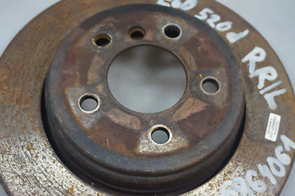 Tarcza Hamulcowa Tylna Prawy Lewy Tył do BMW E60 o numerze 6864061 BMW E60 Tarcza Hamulcowa Tylna Prawy Lewy Tył - SKU 6864061 - Numer Części 6864061