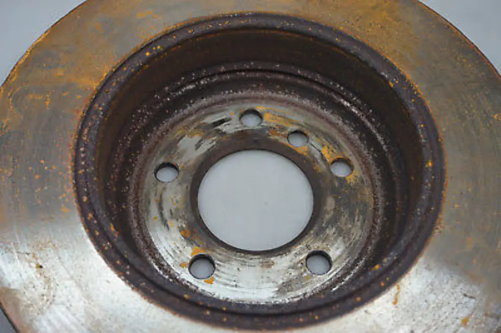 Rueda Trasera Izquierda Derecha N/ Disco De Freno Ventilado para BMW E60 con número de pieza 6864061 BMW E60 Rueda Trasera Izquierda Derecha N/ Disco De Freno Ventilado - SKU 6864061 - Número de pieza 6864061