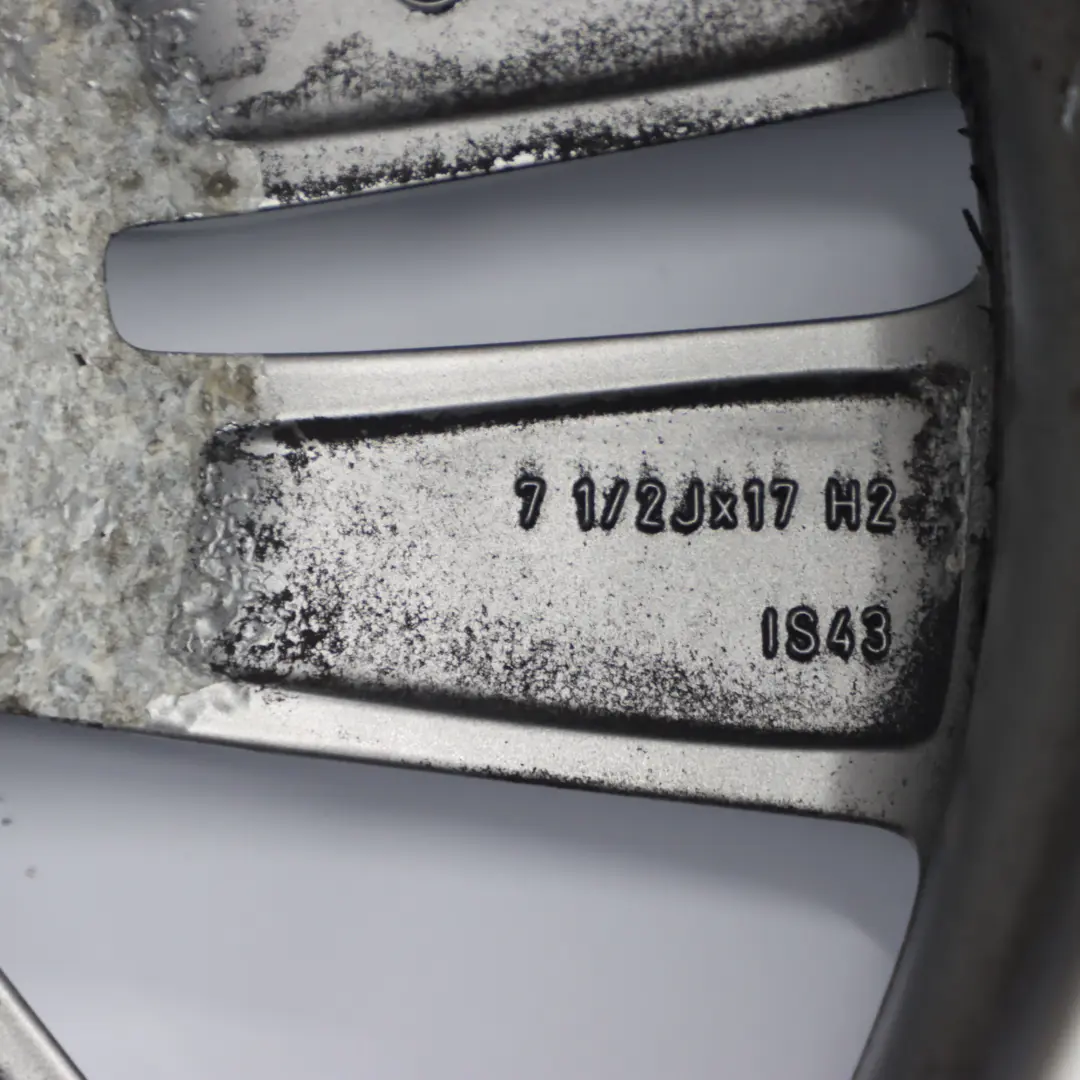 Jante argentée en alliage 17" Double rayon 655 ET:43 7,5J pour BMW F20 F21 F22 F23 à propos du numéro de pièce 6866303 BMW F20 F21 F22 F23 Jante argentée en alliage 17" Double rayon 655 ET:43 7,5J - SKU 6866303-5 - Numéro de pièce 6866303