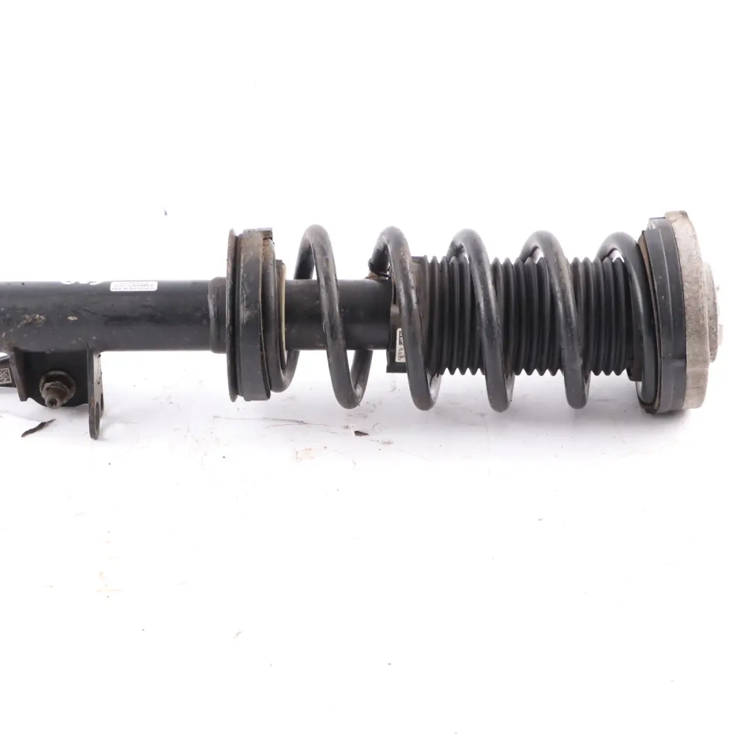 Strut BMW G30 M Sport Front Suspension Right O/S Shock Absorber Spring to with Part number 6866600 Strut BMW G30 M Sport Front Suspension Right O/S Shock Absorber Spring - SKU 6866600 - Part number 6866600
