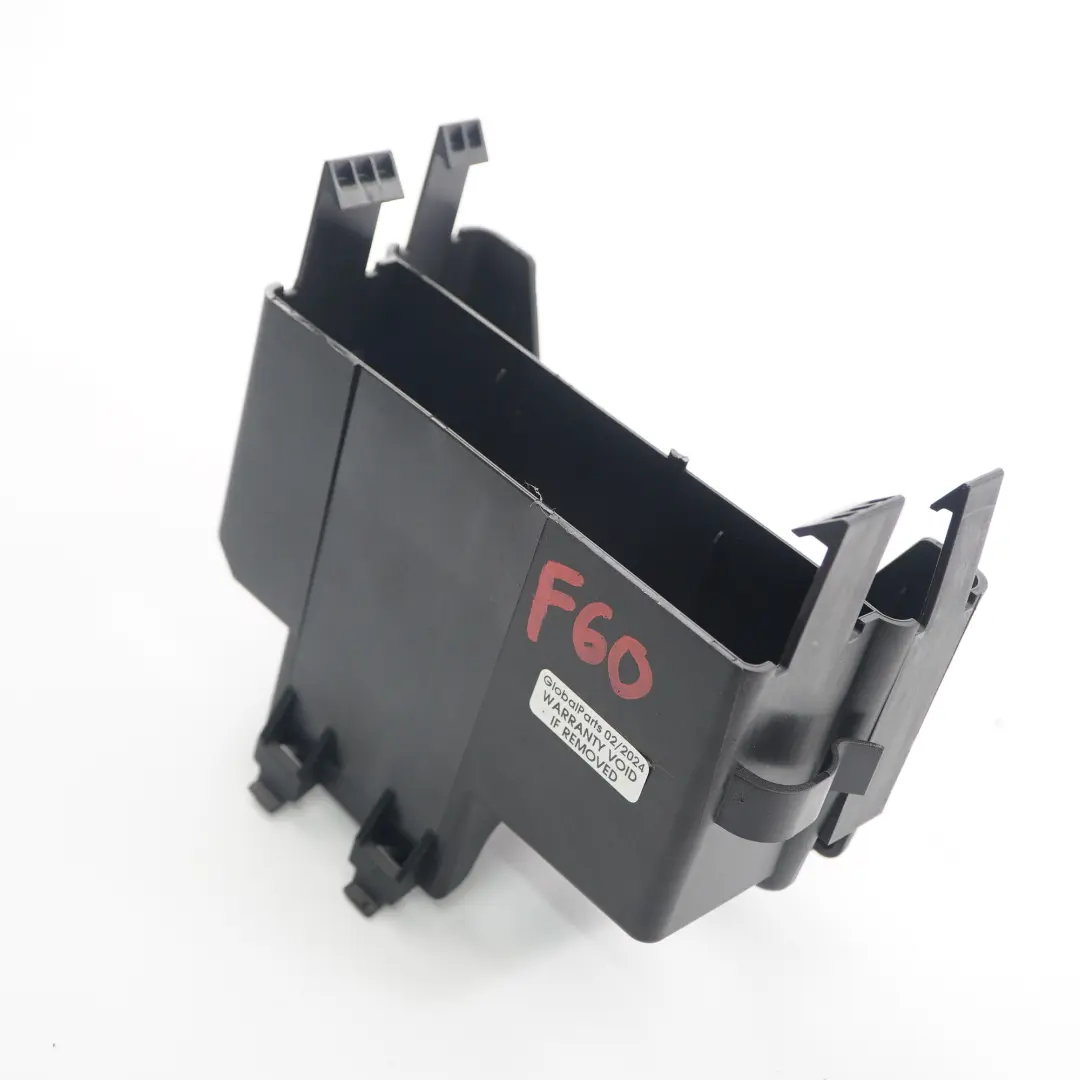 Modulo di controllo rimorchio Copertura staffa di montaggio per Mini F54 F60 con numero di parte 6872066 Mini F54 F60 Modulo di controllo rimorchio Copertura staffa di montaggio - SKU 6872066 - Numero di parte 6872066