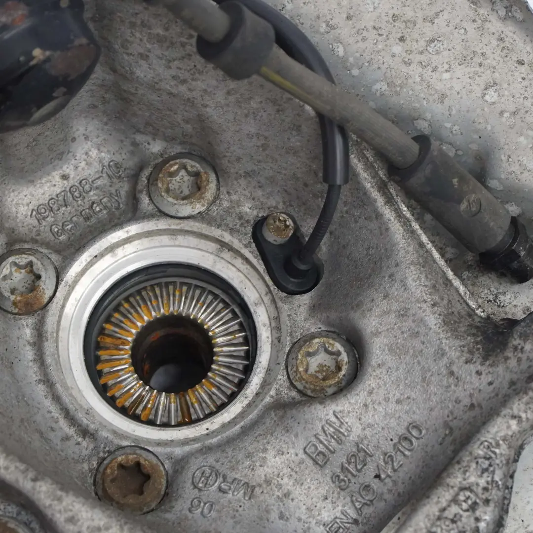 120dX Zwrotnica Amortyzator Lewy Przód do BMW F20 o numerze 6873725 BMW F20 120dX Zwrotnica Amortyzator Lewy Przód - SKU 6873725 - Numer Części 6873725