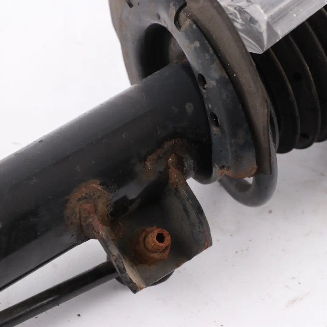 Amortiguador Muelle Strut Delantero Izquierdo Derecho para BMW F30 LCI Sport con número de pieza 6873800 BMW F30 LCI Sport Amortiguador Muelle Strut Delantero Izquierdo Derecho - SKU 6873800 - Número de pieza 6873800