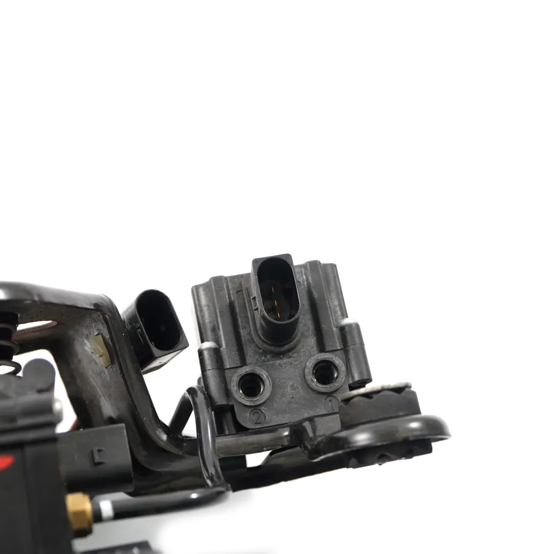 BMW X5 F15 Moteur du compresseur autonivelant de suspension pneumatique - SKU 6875177 - Numéro de pièce 6875177