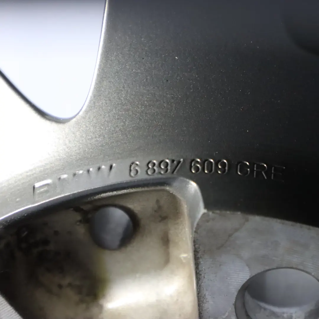 Gris Llanta de aleación 16" ET:54 7J Revolite Spoke para Mini Cooper F54 con número de pieza 6877741 Mini Cooper F54 Gris Llanta de aleación 16" ET:54 7J Revolite Spoke - SKU 6877741-1 - Número de pieza 6877741