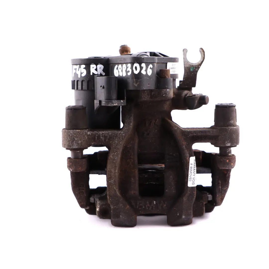 Alloggiamento Pinza Freno Posteriore Destro per BMW F40 F45 F48 Mini F54 F60 con numero di parte 6883026 BMW F40 F45 F48 Mini F54 F60 Alloggiamento Pinza Freno Posteriore Destro - SKU 6883026 - Numero di parte 6883026