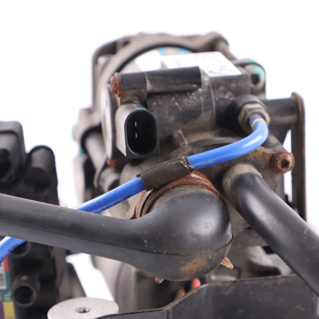 Suspension Supply Compressor Pump Regulator Unit Wabco to BMW G11 G12 Air with Part number 6884682 BMW G11 G12 Air Suspension Supply Compressor Pump Regulator Unit Wabco - SKU 6884682 - Part number 6884682