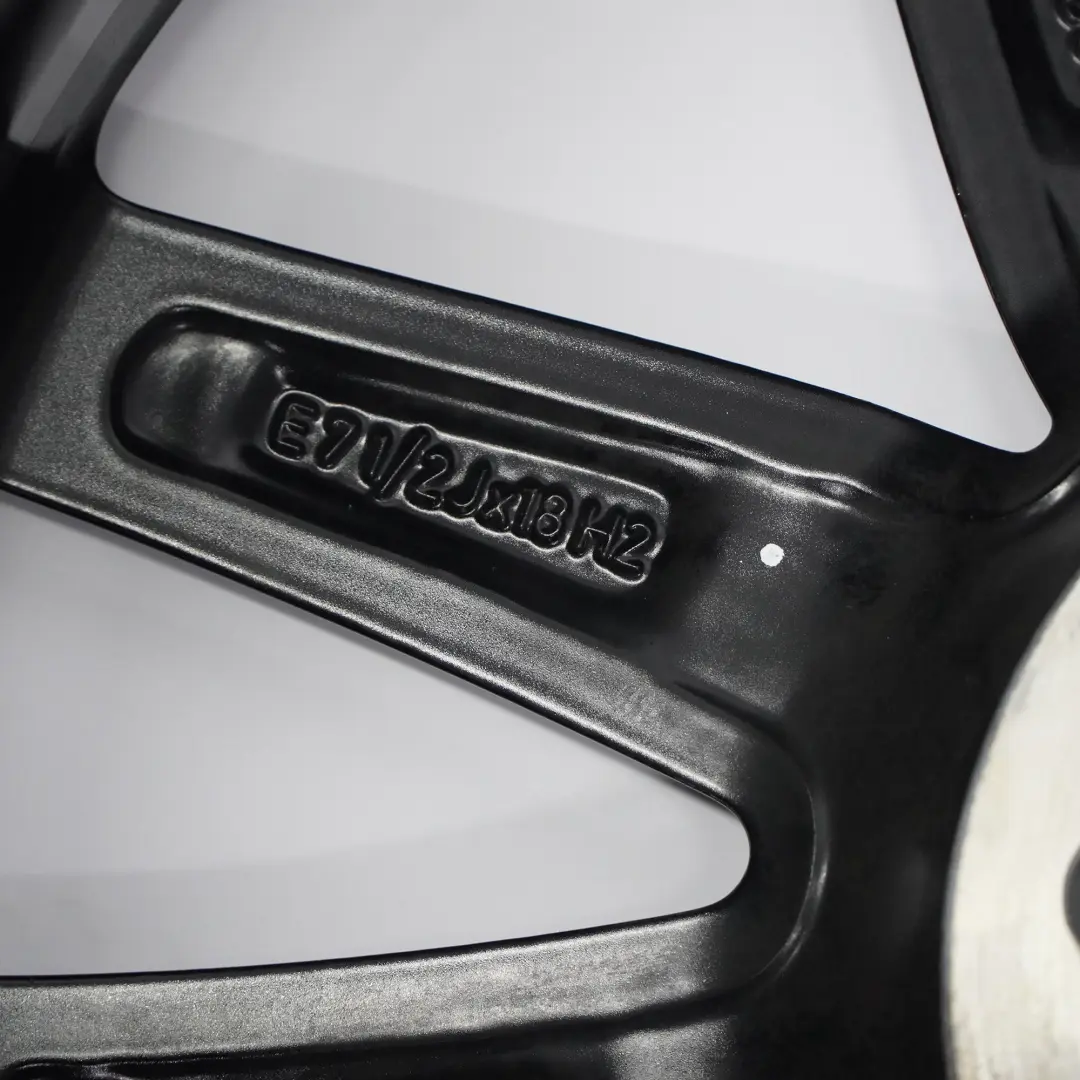 Jante noire en alliage 18" JCW Grip Spoke 815 ET:51 7,5J pour Mini F60 à propos du numéro de pièce 6888851 Mini F60 Jante noire en alliage 18" JCW Grip Spoke 815 ET:51 7,5J - SKU 6888851-1 - Numéro de pièce 6888851