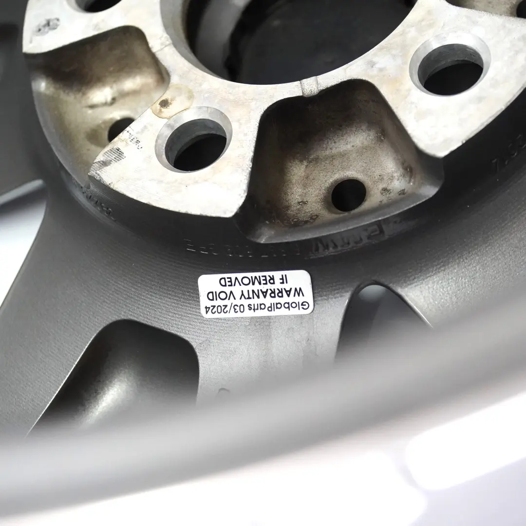 Gris Férrico Llanta de aleación 16" Star Spoke 517 ET:47 7J para BMW F40 F44 con número de pieza 6897609 BMW F40 F44 Gris Férrico Llanta de aleación 16" Star Spoke 517 ET:47 7J - SKU 6897609-1 - Número de pieza 6897609