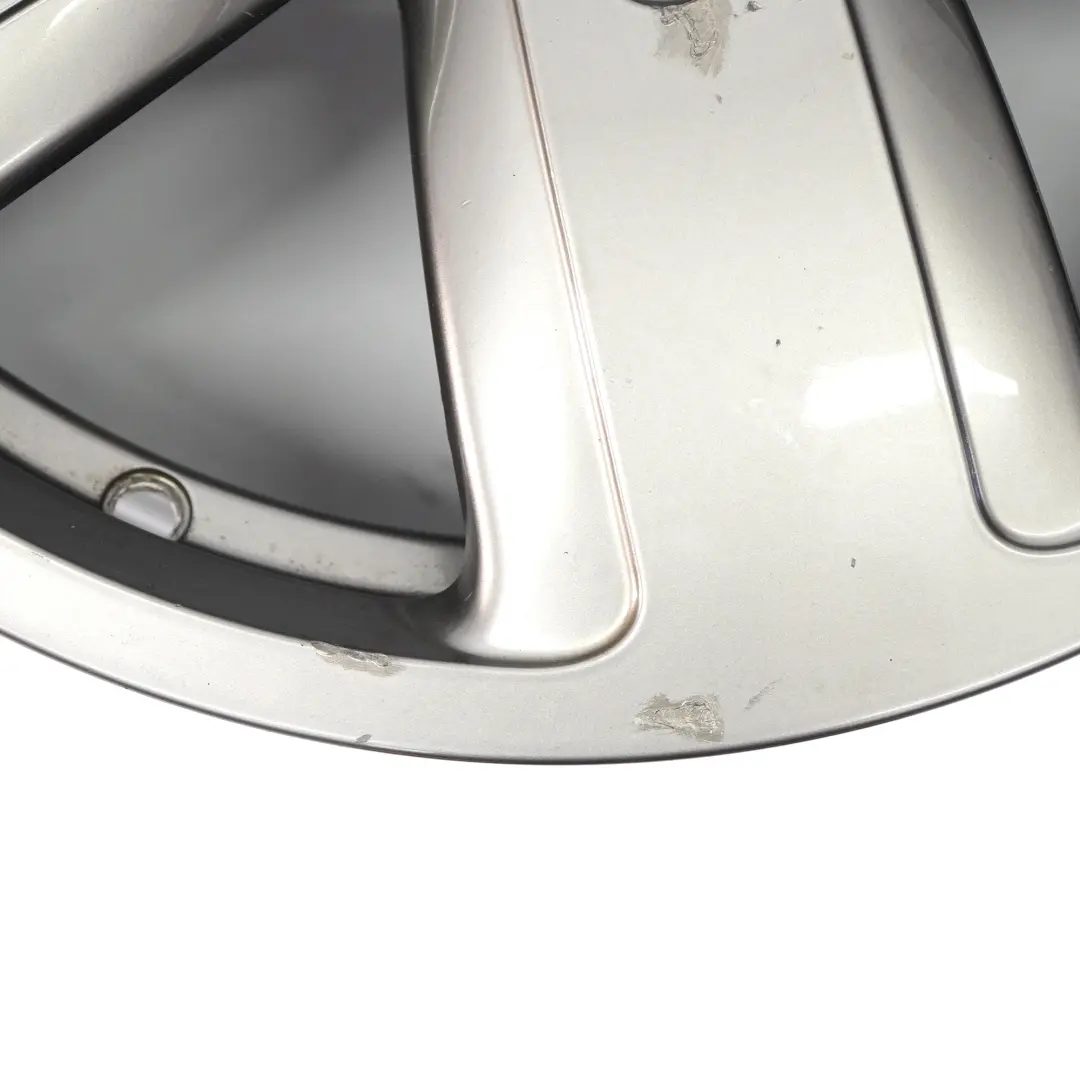 Cerchio lega grigio ferrico 16" raggi stellari 517 ET:47 7J per BMW F40 F44 con numero di parte 6897609 BMW F40 F44 Cerchio lega grigio ferrico 16" raggi stellari 517 ET:47 7J - SKU 6897609-2 - Numero di parte 6897609