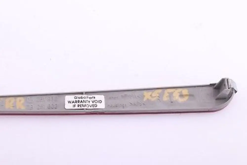 Reflector Derecho Tapa Inferior Maletero Lado Trasero Conductor para BMW X5 E53 con número de pieza 6901572 BMW X5 E53 Reflector Derecho Tapa Inferior Maletero Lado Trasero Conductor - SKU 6901572 - Número de pieza 6901572