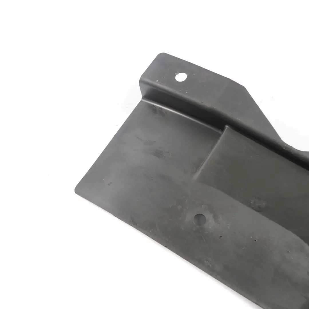 Coperchio Posteriore Per Guida Cavi 6113 per BMW X5 E53 con numero di parte 6903198 BMW X5 E53 Coperchio Posteriore Per Guida Cavi 6113 - SKU 6903198 - Numero di parte 6903198