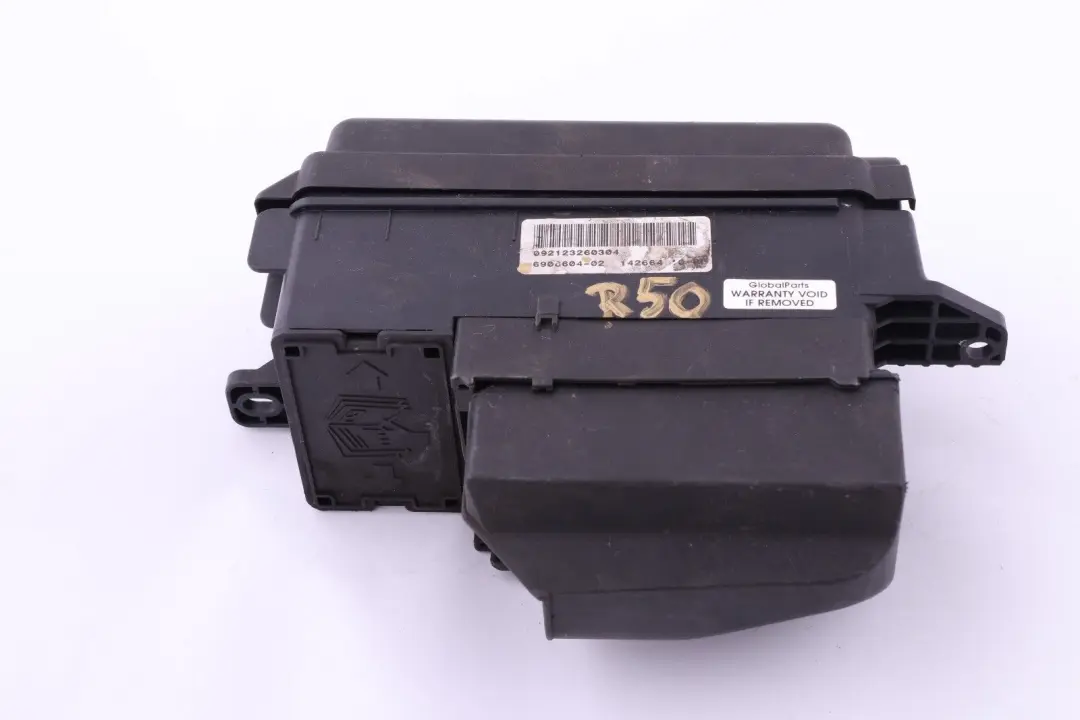 Boite a Fusibles Avant 6113 pour Mini Cooper One R50 R52 R53 à propos du numéro de pièce 6906604 Mini Cooper One R50 R52 R53 Boite a Fusibles Avant 6113 - SKU 6906604 - Numéro de pièce 6906604