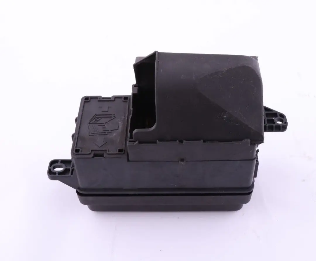 Caja De fusibles De distribucion delantera para Mini Cooper One R50 R52 R53 con número de pieza 6906604 Mini Cooper One R50 R52 R53 Caja De fusibles De distribucion delantera - SKU 6906604 - Número de pieza 6906604