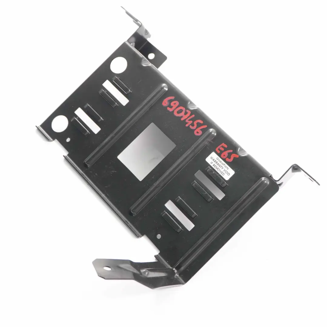 Uchwyt Wzmacniacza Systemu Audio do BMW E65 E66 o numerze 6907456 BMW E65 E66 Uchwyt Wzmacniacza Systemu Audio - SKU 6907456 - Numer Części 6907456