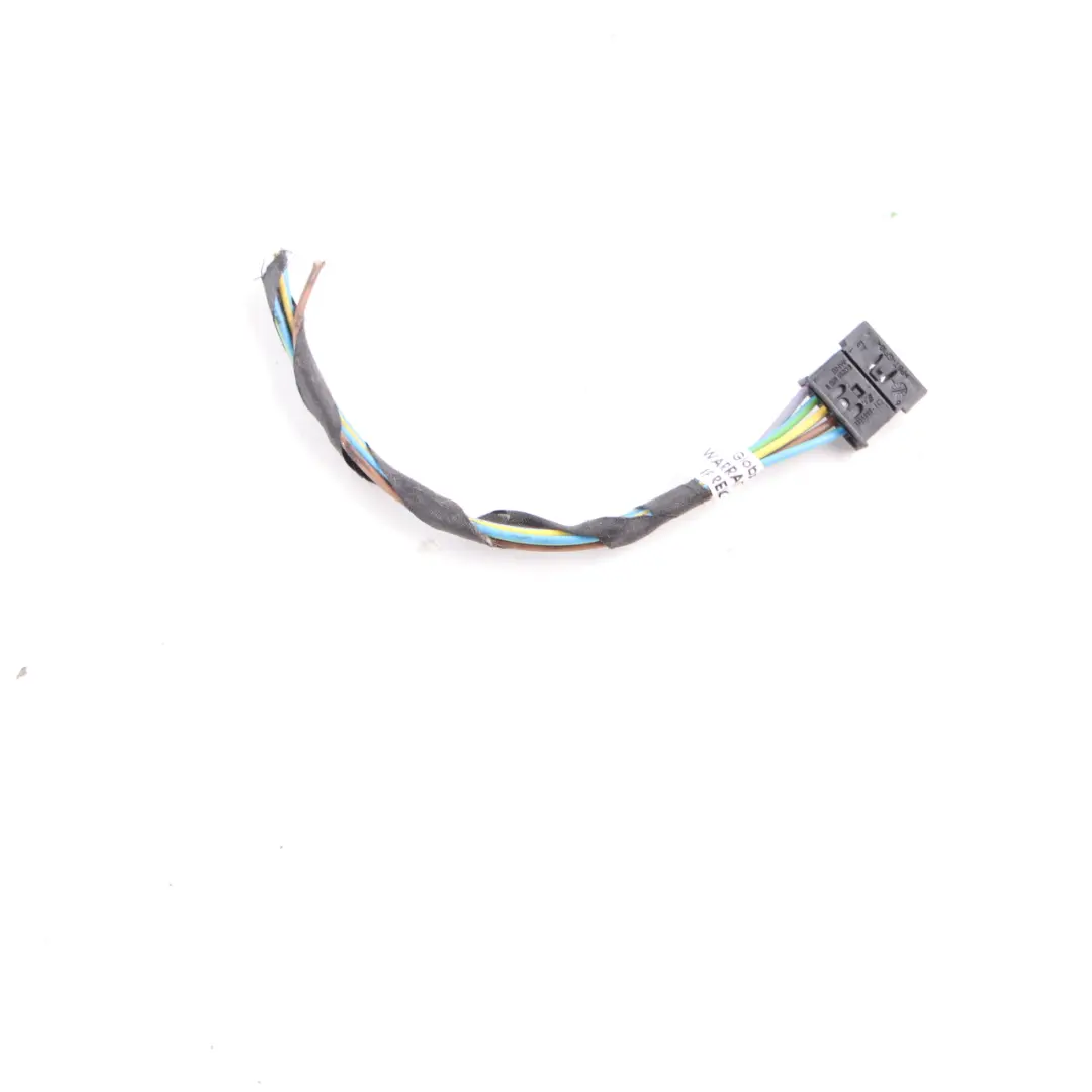 Luce posteriore pannello laterale sinistro Presa corrente per BMW F01 F02 con numero di parte 6909052 BMW F01 F02 Luce posteriore pannello laterale sinistro Presa corrente - SKU 6909052-4 - Numero di parte 6909052