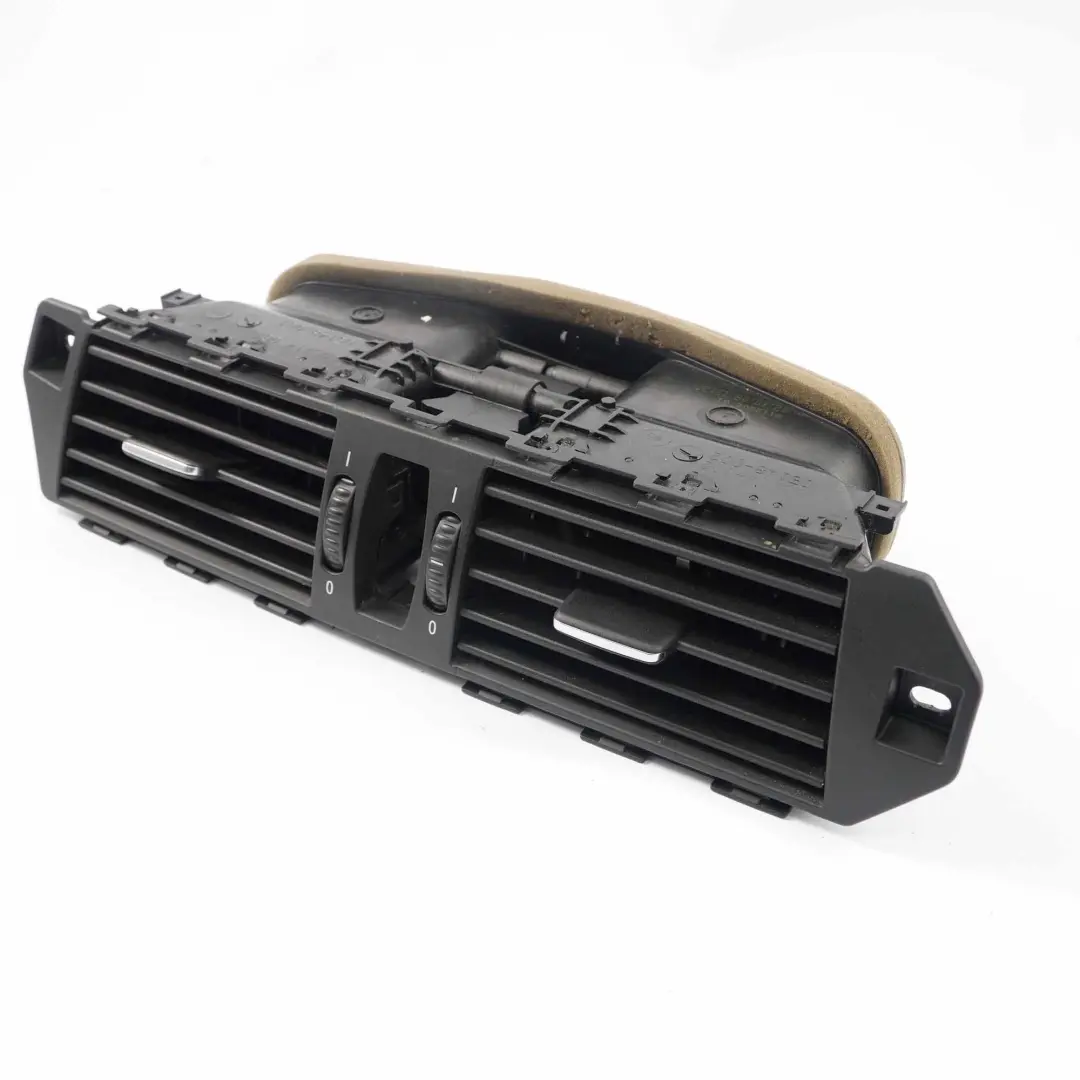 Frais Gril Centre Chrome pour BMW 5 Serie E60 E61 à propos du numéro de pièce 6910734 BMW 5 Serie E60 E61 Frais Gril Centre Chrome - SKU 6910734-2 - Numéro de pièce 6910734