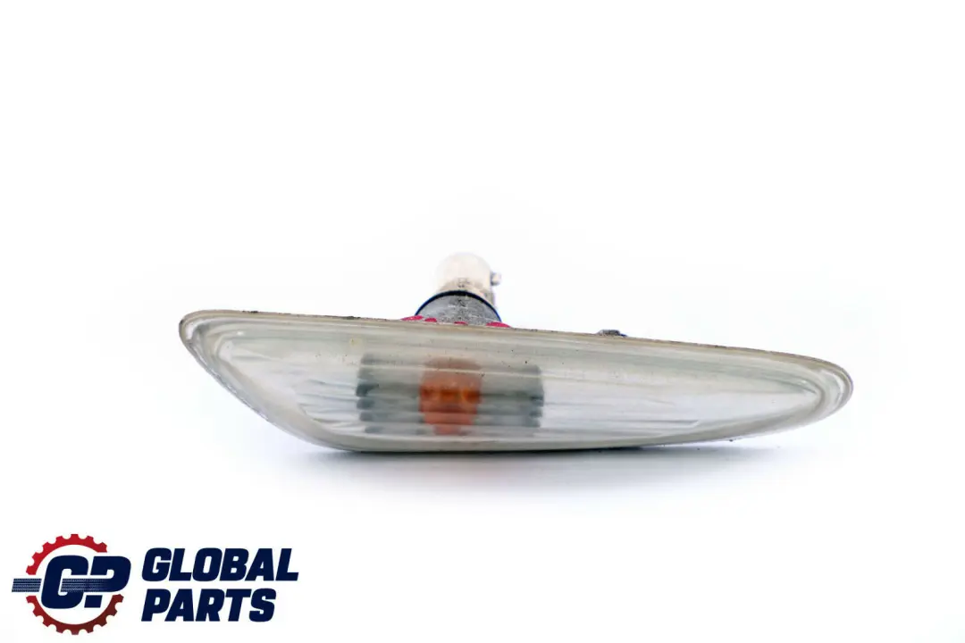 Lado Derecho Adicional Intermitente Blanco para BMW E46 con número de pieza 7165916 BMW E46 Lado Derecho Adicional Intermitente Blanco - SKU 6911372 - Número de pieza 7165916