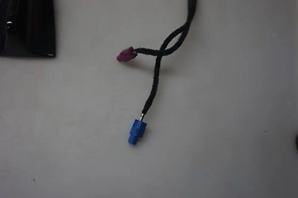 BMW 7 Series E65 E66 E67 Telephone Antenna Multi Band Black Sapphire - 475 - SKU 6912247-BS - Part number 6912247