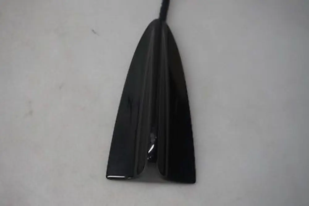 Telephone Antenna Multi Band Black Sapphire - 475 to BMW 7 Series E65 E66 E67 with Part number 6912247 BMW 7 Series E65 E66 E67 Telephone Antenna Multi Band Black Sapphire - 475 - SKU 6912247-BS - Part number 6912247