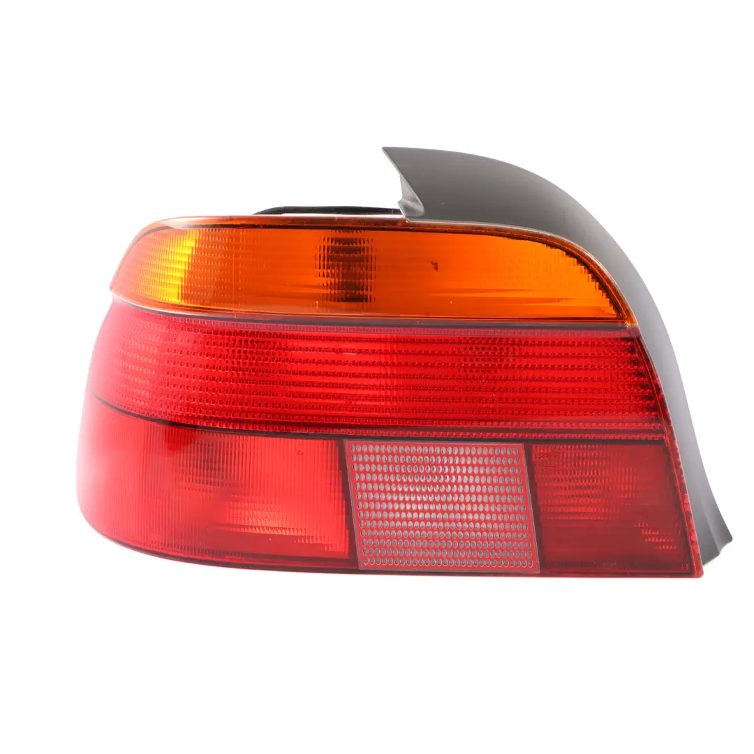 Fanale posteriore sinistro Pannello laterale per BMW E39 Berlina con numero di parte 6912423 BMW E39 Berlina Fanale posteriore sinistro Pannello laterale - SKU 6912423 - Numero di parte 6912423