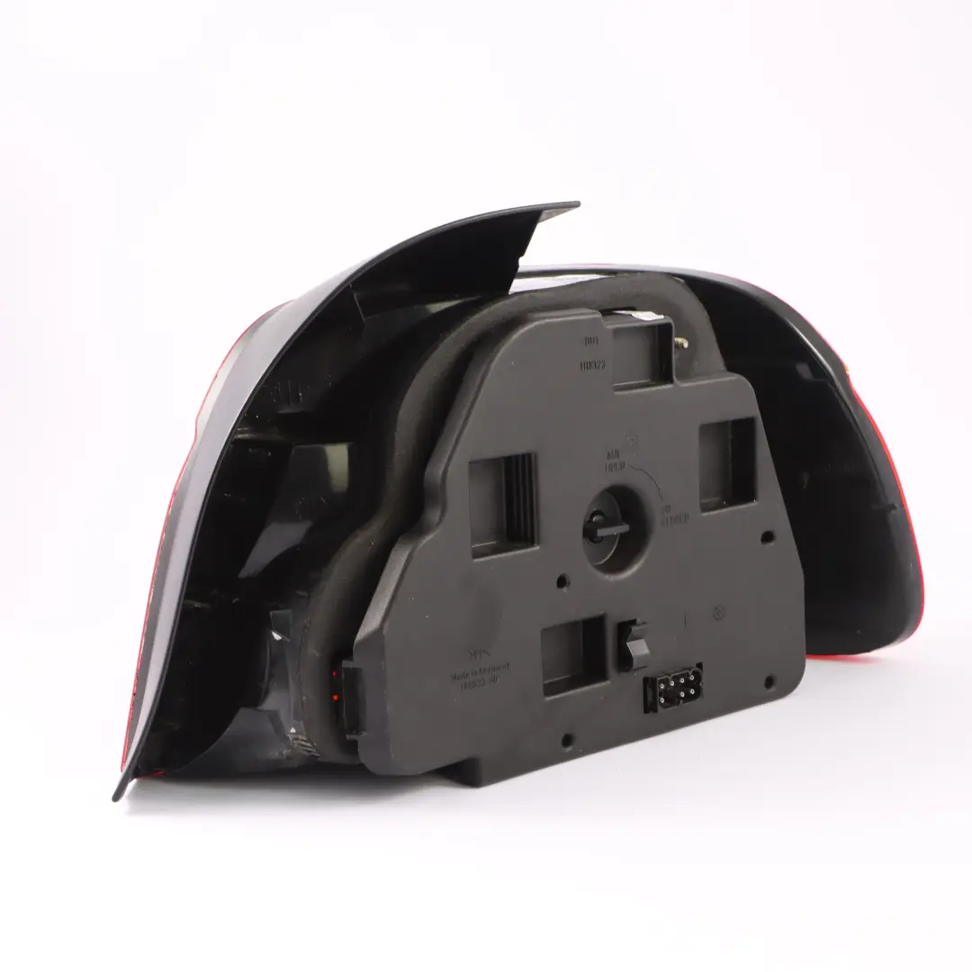 Fanale posteriore sinistro Pannello laterale per BMW E39 Berlina con numero di parte 6912423 BMW E39 Berlina Fanale posteriore sinistro Pannello laterale - SKU 6912423 - Numero di parte 6912423