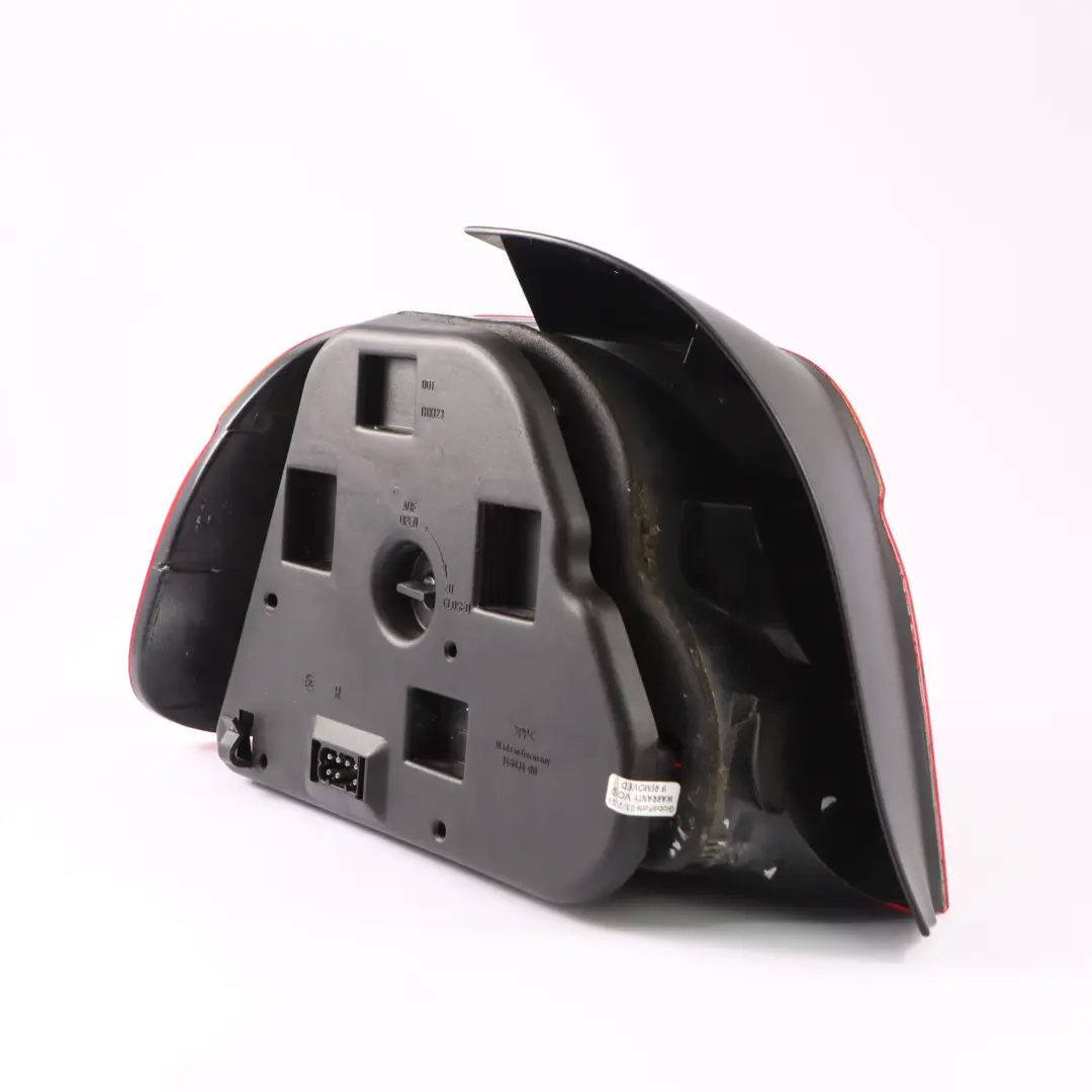 Feu arrière droit Panneau latéral pour BMW E39 Saloon à propos du numéro de pièce 6912424 BMW E39 Saloon Feu arrière droit Panneau latéral - SKU 6912424 - Numéro de pièce 6912424