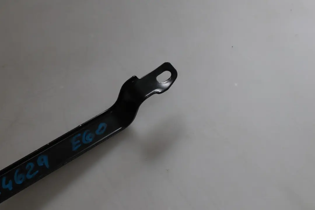 Uchwyt mocowanie wspornik akumulatora do BMW E60 E61 o numerze 6914629 BMW E60 E61 Uchwyt mocowanie wspornik akumulatora - SKU 6914629 - Numer Części 6914629