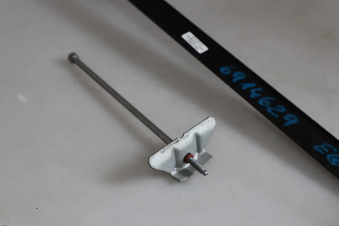 BMW E60 E61 LCI Protezione Antiribaltamento Supporto Batteria Montaggio - SKU 6914629 - Numero di parte 6914629