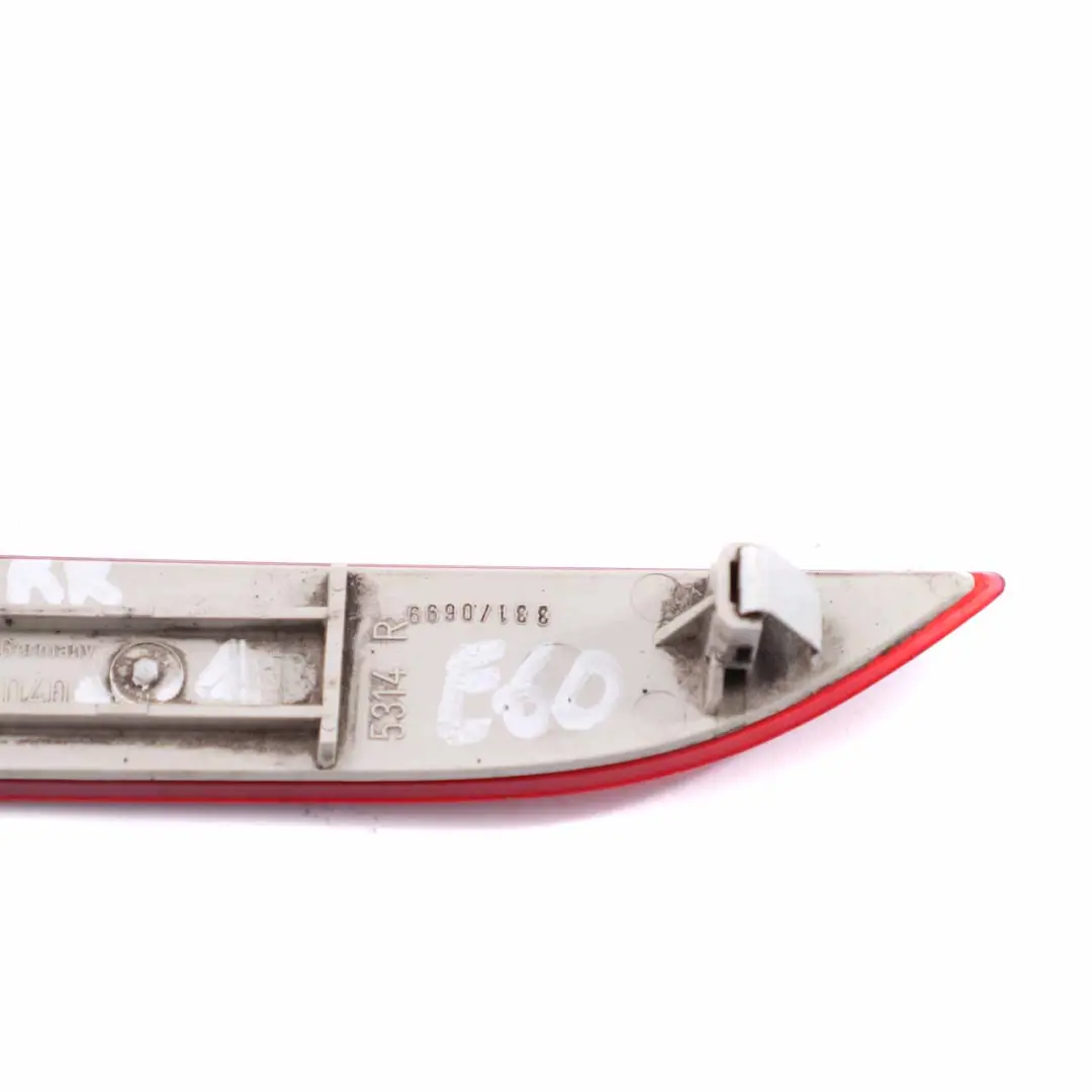 Lamp Reflector Rear Right O/S Bumper Trim Reflection to BMW E60 E61 with Part number 6915040 BMW E60 E61 Lamp Reflector Rear Right O/S Bumper Trim Reflection - SKU 6915040-1 - Part number 6915040