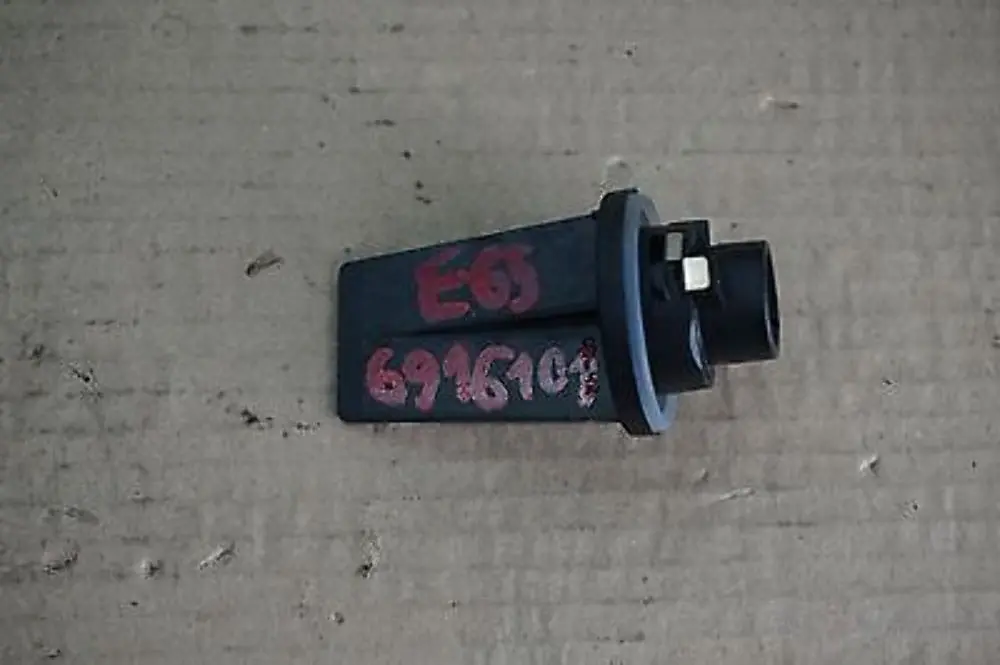 Portalámparas Para Intermitentes BMW E53 E65 E66 E67 para con número de pieza 63126916101 Portalámparas Para Intermitentes BMW E53 E65 E66 E67 - SKU 6916101 - Número de pieza 63126916101