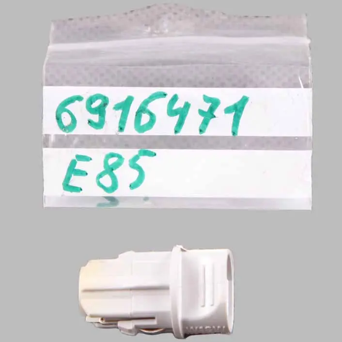 Supporto Per Lampadina Fanale Posteriore per BMW E65 Z4 E85 con numero di parte 6916471 BMW E65 Z4 E85 Supporto Per Lampadina Fanale Posteriore - SKU 6916471 - Numero di parte 6916471