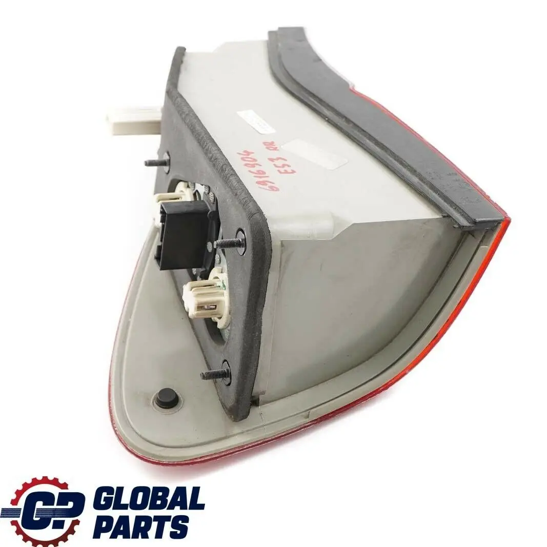 Feu Arriere Panneau Laterale Droite Blanc pour BMW X5 E53 à propos du numéro de pièce 63216916904 BMW X5 E53 Feu Arriere Panneau Laterale Droite Blanc - SKU 6916904 - Numéro de pièce 63216916904