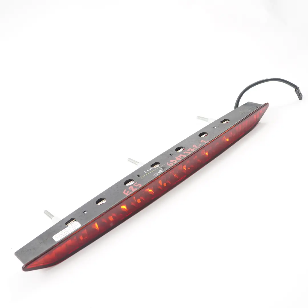 Dritte Brems leuchte Brems licht Rot für BMW Z4 E85 mit Teilenummer 6917378 BMW Z4 E85 Dritte Brems leuchte Brems licht Rot - SKU 6917378-2 - Teilenummer 6917378