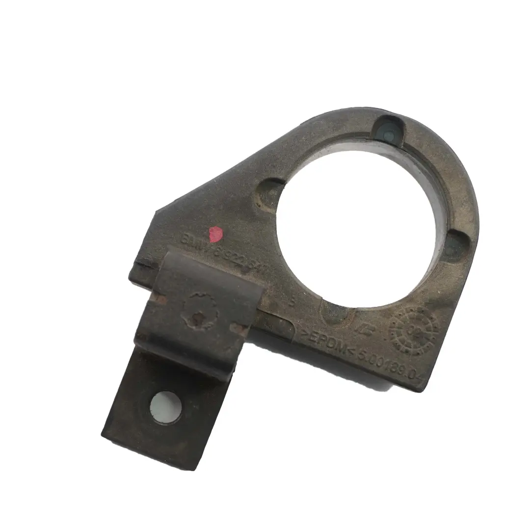 Mocowanie uchwyt pompy wody 6922647 do BMW E60 o numerze 6917700 BMW E60 Mocowanie uchwyt pompy wody 6922647 - SKU 6917700-1 - Numer Części 6917700