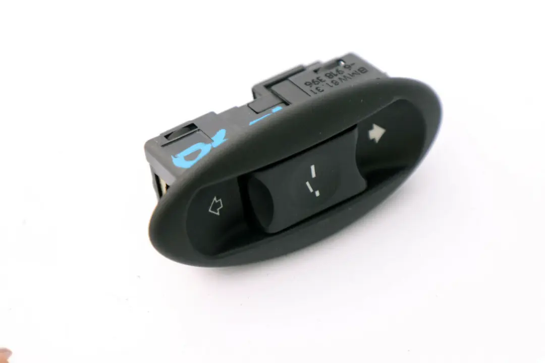 Włącznik Przełącznik Szyberdachu do MINI R50 R53 o numerze 8360460 MINI R50 R53 Włącznik Przełącznik Szyberdachu - SKU 6918396 - Numer Części 8360460