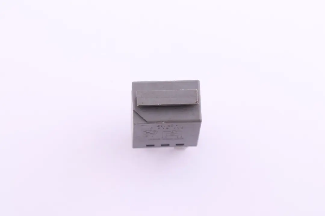 BMW 1 3 Z4 Series E81 E82 E85 E87 E88 Relay Change Over Contact Grey - SKU 6919112 - Part number 6919112