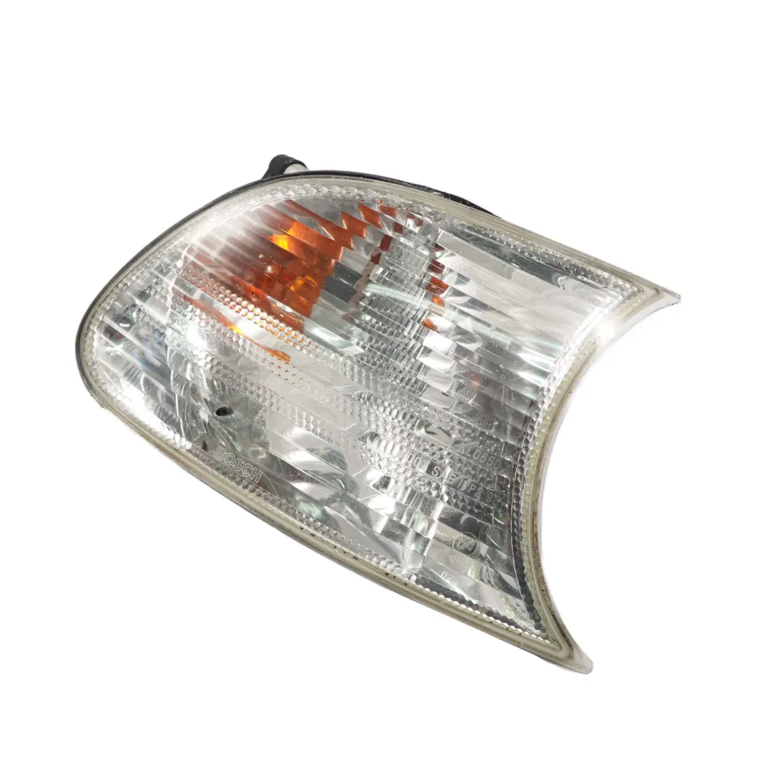 Coupé Convertible Turn Indicator Lamp Front Right O/S to BMW E46 with Part number 6919652 BMW E46 Coupé Convertible Turn Indicator Lamp Front Right O/S - SKU 6919652 - Part number 6919652