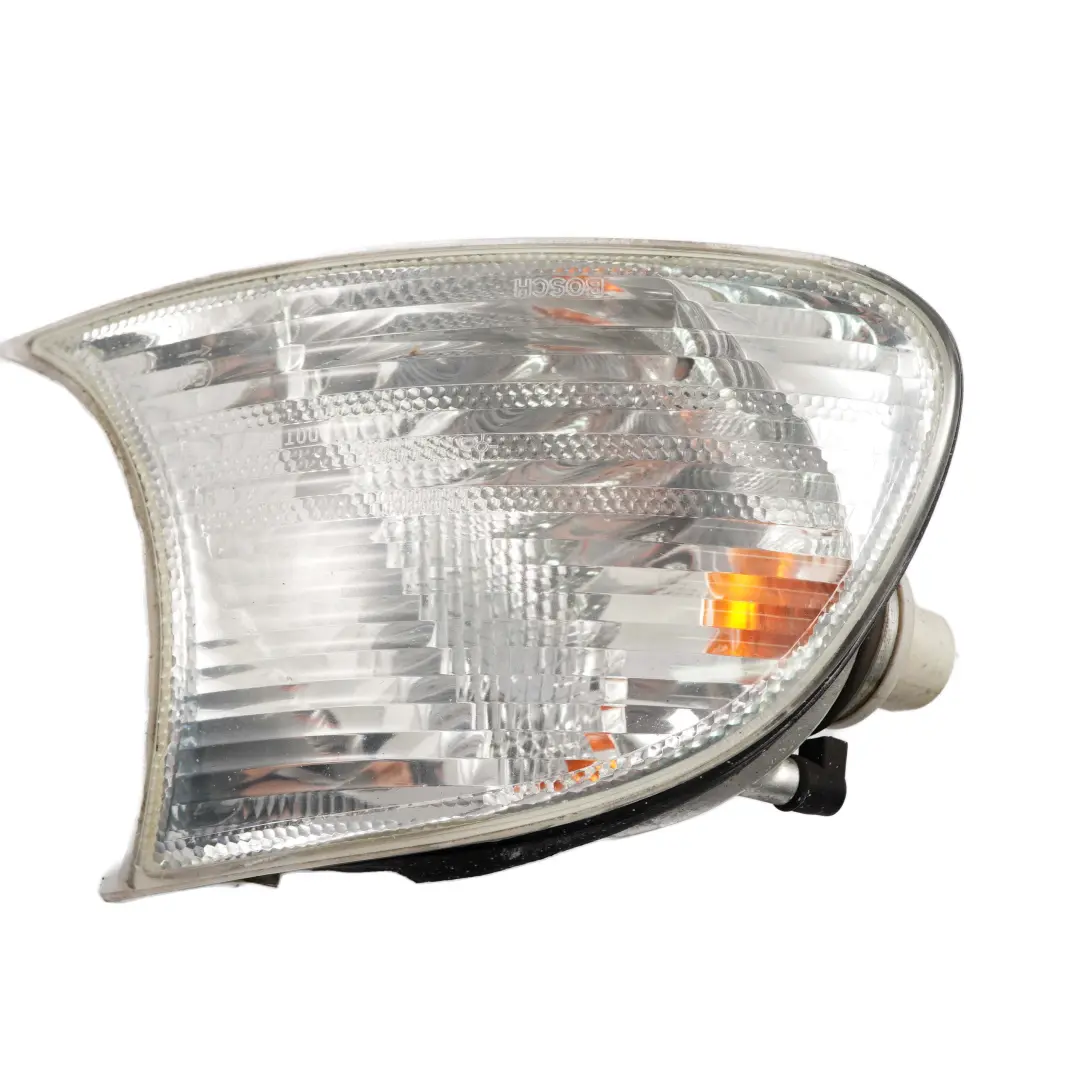 Coupé Convertible Turn Indicator Lamp Front Right O/S to BMW E46 with Part number 6919652 BMW E46 Coupé Convertible Turn Indicator Lamp Front Right O/S - SKU 6919652 - Part number 6919652