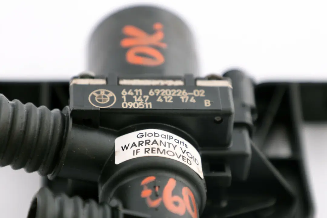 Heiz körper Heizung Wasser Ventil 6411 für BMW E60 E61 E63 M6 mit Teilenummer 64116920226 BMW E60 E61 E63 M6 Heiz körper Heizung Wasser Ventil 6411 - SKU 6920226 - Teilenummer 64116920226