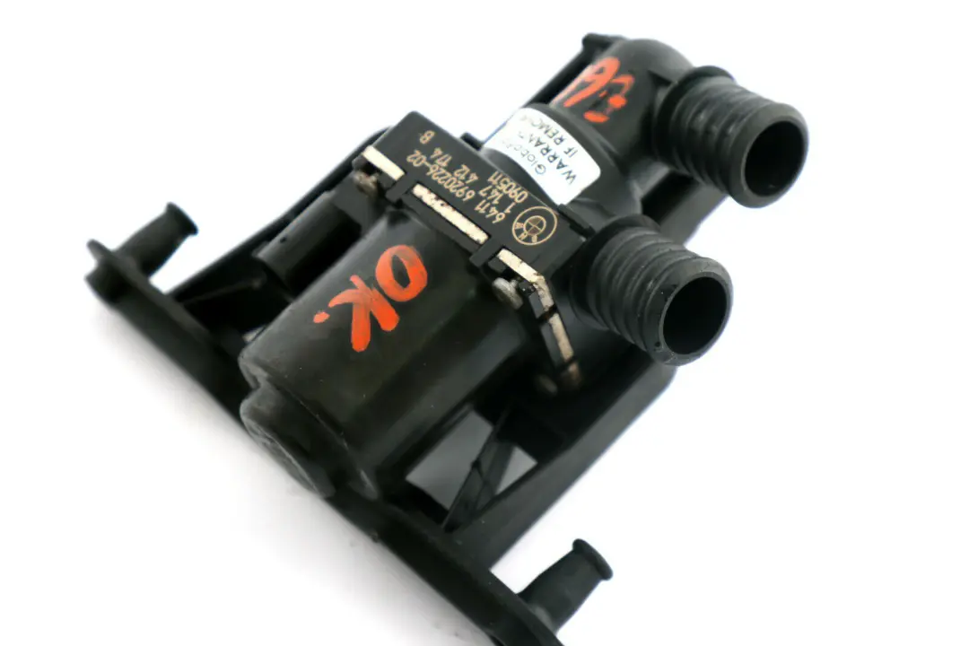 Soupape d'Eau de Radiateur pour BMW E60 E61 E63 M6 à propos du numéro de pièce 64116920226 BMW E60 E61 E63 M6 Soupape d'Eau de Radiateur - SKU 6920226 - Numéro de pièce 64116920226