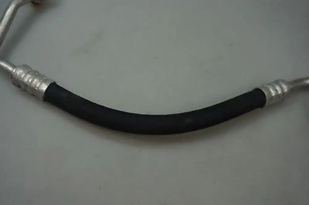 Tubo di Pressione Kompressor-Kondensator Benzina per BMW E60 LCI E60 E61 con numero di parte 6920356 BMW E60 LCI E60 E61 Tubo di Pressione Kompressor-Kondensator Benzina - SKU 6920356 - Numero di parte 6920356