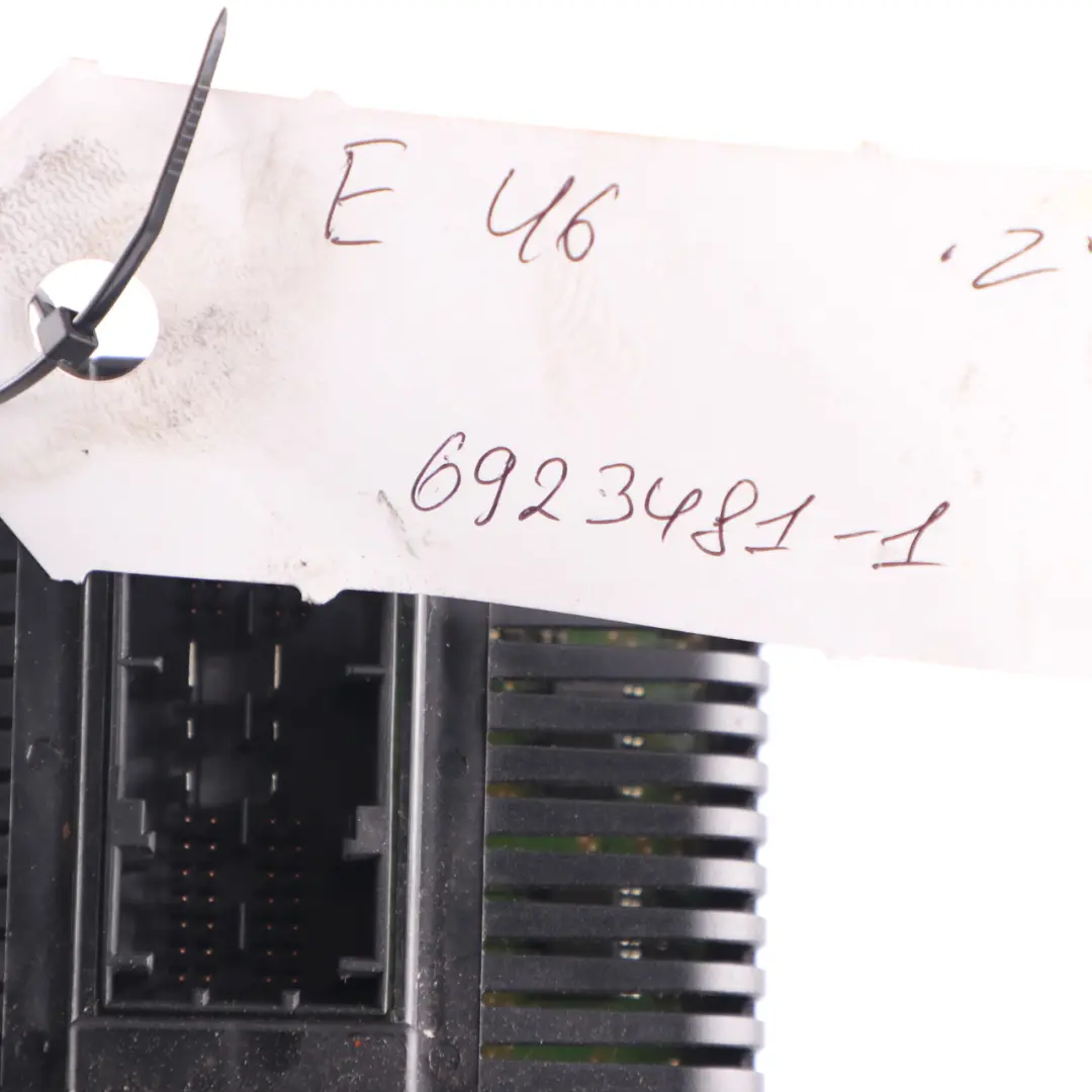 Headlight Control Element Light Switch Fog Lamps 6925078 to BMW 3 E46 with Part number 9133028 BMW 3 E46 Headlight Control Element Light Switch Fog Lamps 6925078 - SKU 6923481-1 - Part number 9133028