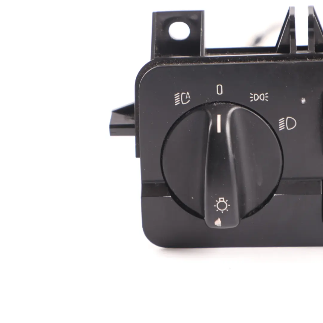 Headlight Control Element Light Switch Fog Lamps 6925078 to BMW 3 E46 with Part number 9133028 BMW 3 E46 Headlight Control Element Light Switch Fog Lamps 6925078 - SKU 6923481-1 - Part number 9133028